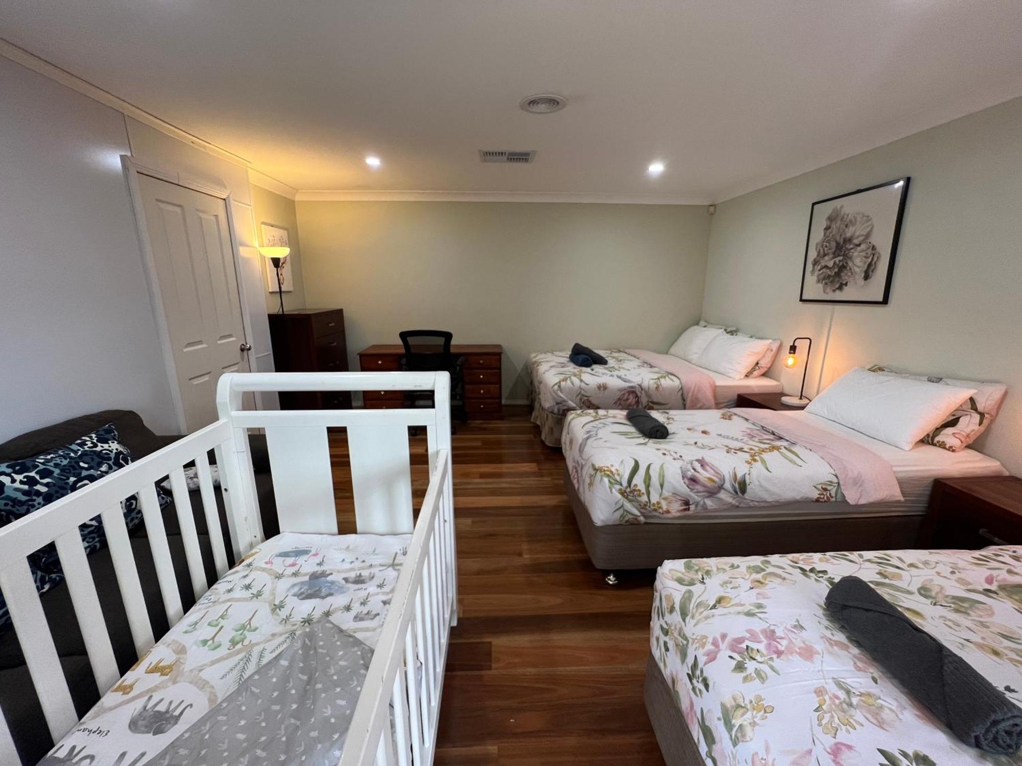 Spacious 6 Bedroom Holiday Home 15 Min Away From Melbourne Airport Sydenham 외부 사진