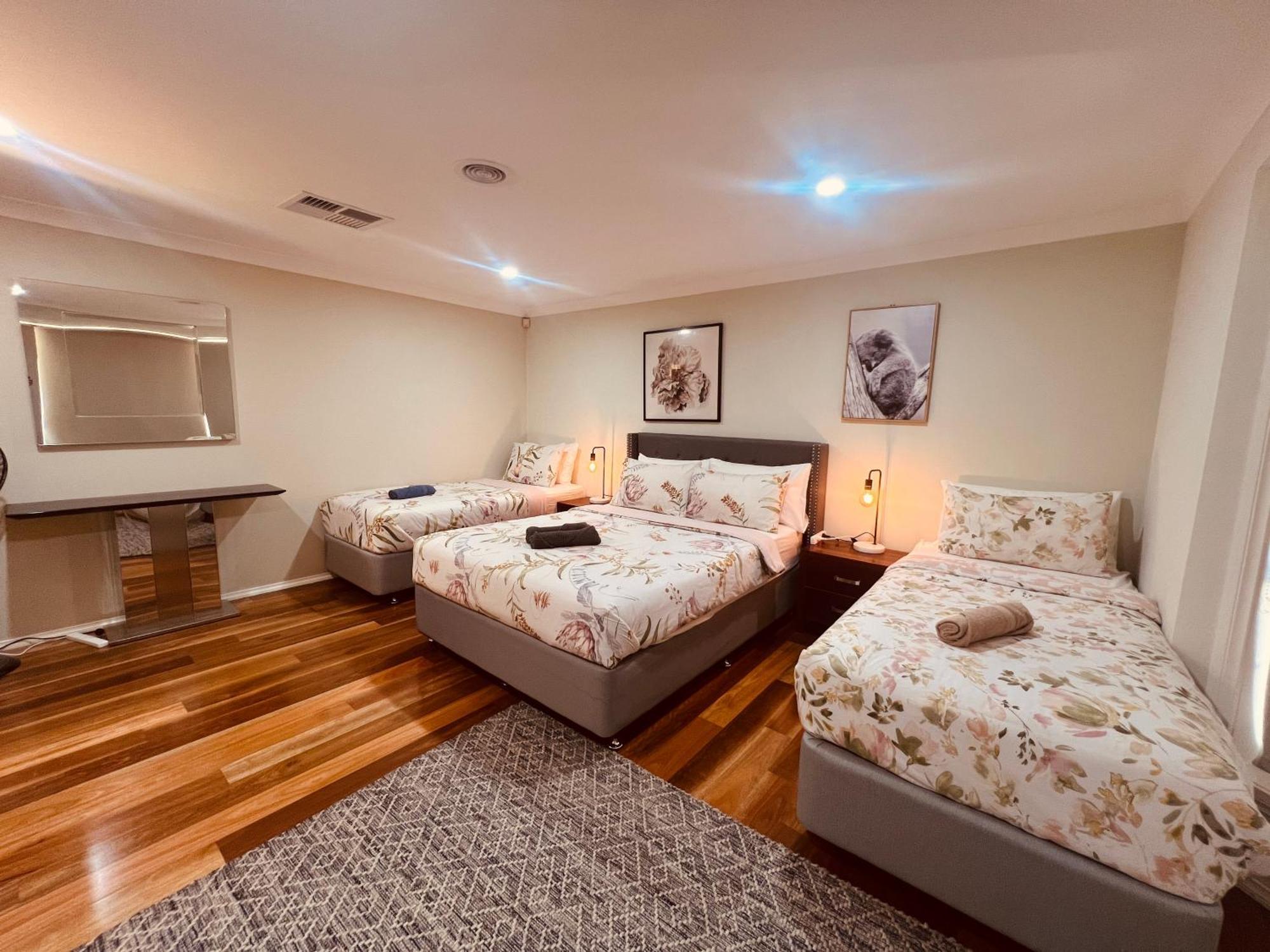 Spacious 6 Bedroom Holiday Home 15 Min Away From Melbourne Airport Sydenham 외부 사진